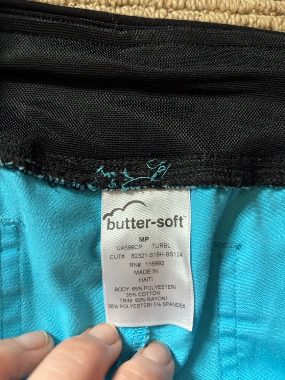 BUTTER-SOFT Yoga inspired scrub pants. Cargo pockets. Soft waistband. Size MP - Picture 3 of 7